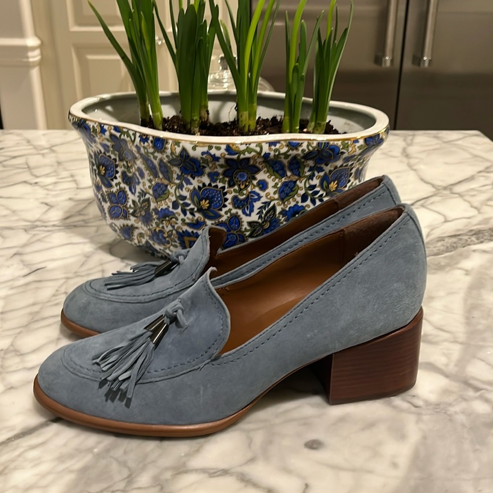 New Naturalizer blue Suede wood heeled loafers